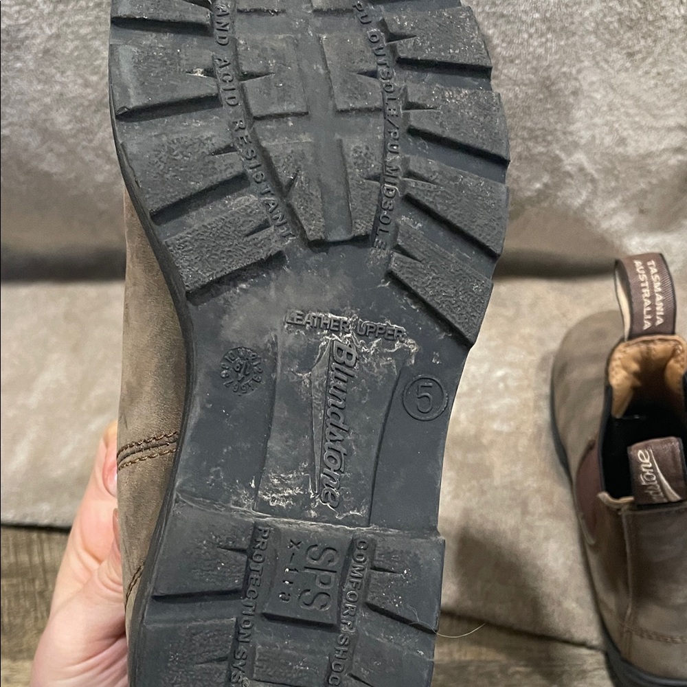 Blundstone Women’s Dark Brown Leather Boots - Picture 5 of 5
